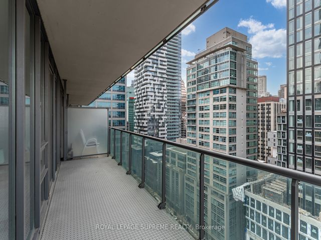 1506 - 33 Lombard St