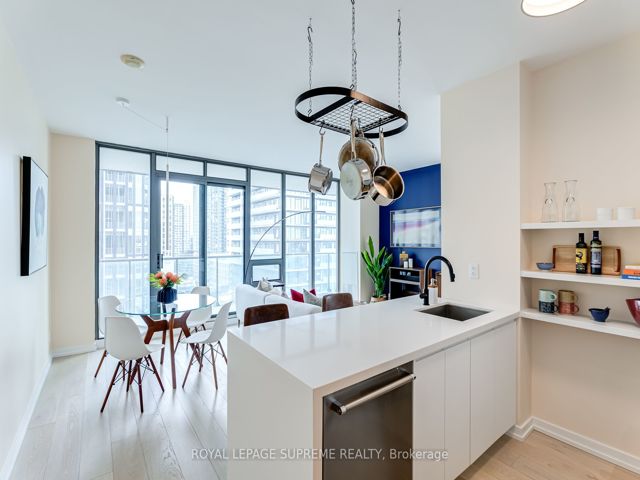 1506 - 33 Lombard St