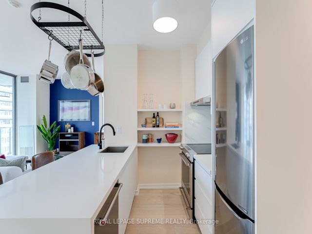 1506 - 33 Lombard St