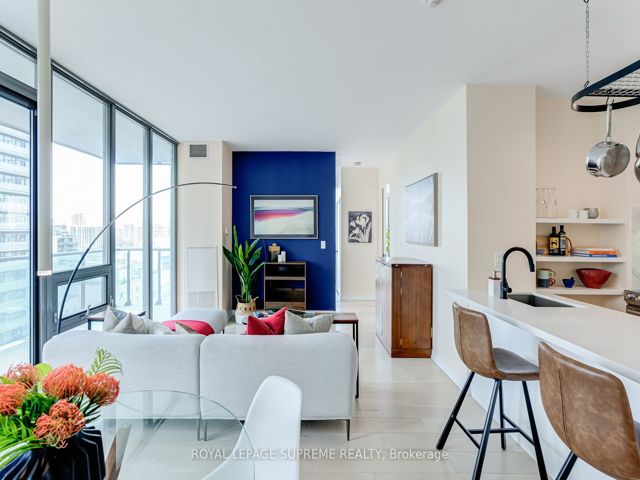 1506 - 33 Lombard St