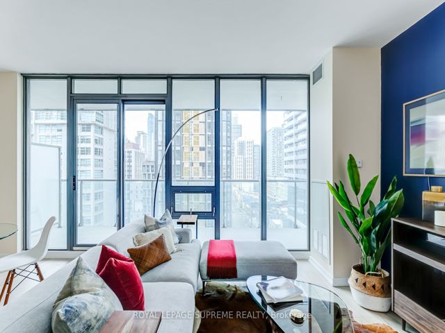 1506 - 33 Lombard St