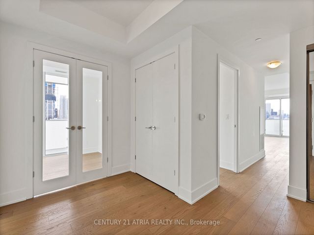 3002 - 200 Bloor St W