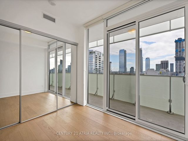 3002 - 200 Bloor St W