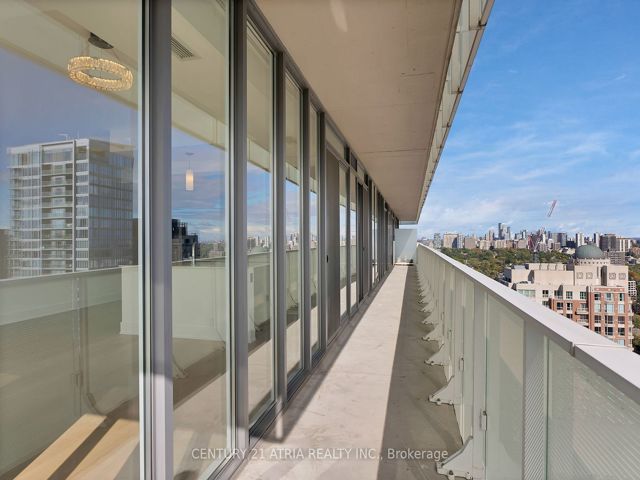 3002 - 200 Bloor St W