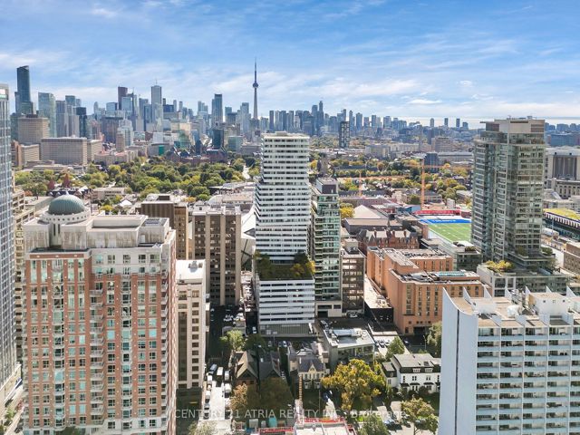 3002 - 200 Bloor St W