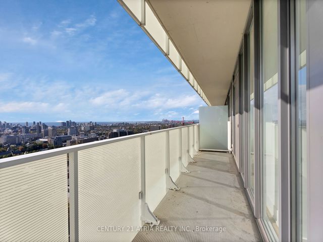 3002 - 200 Bloor St W