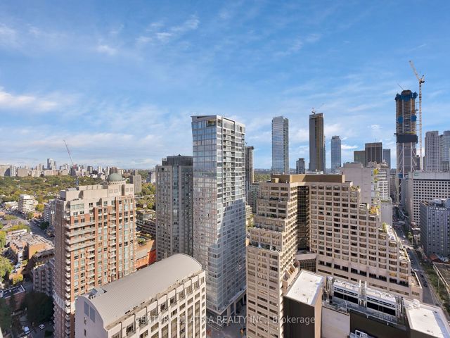 3002 - 200 Bloor St W