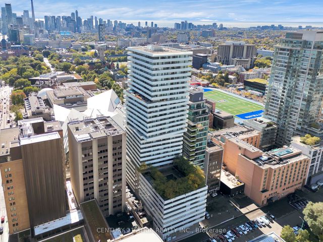 3002 - 200 Bloor St W