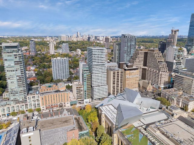3002 - 200 Bloor St W