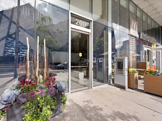 3002 - 200 Bloor St W