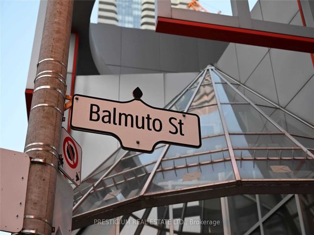 2107 - 35 Balmuto St