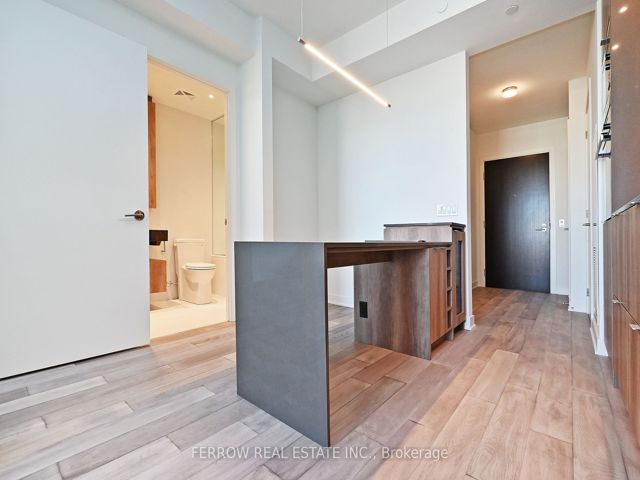 1304 - 11 Yorkville Ave
