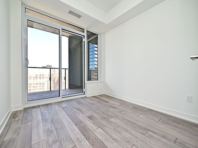 1304 - 11 Yorkville Ave