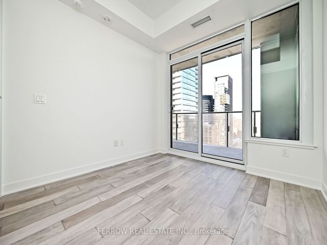 1304 - 11 Yorkville Ave