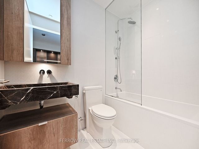 1304 - 11 Yorkville Ave