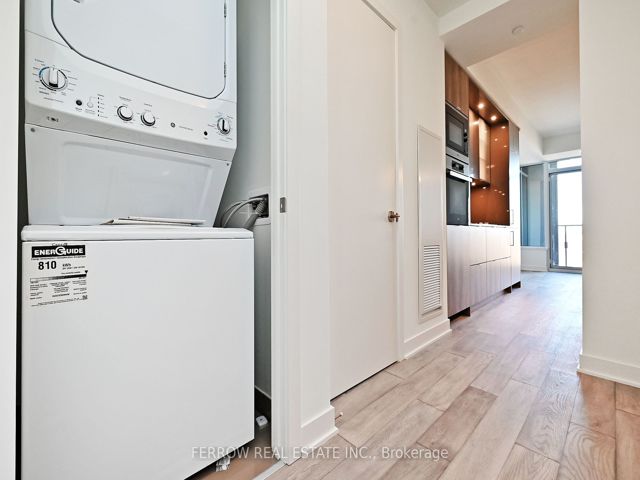 1304 - 11 Yorkville Ave