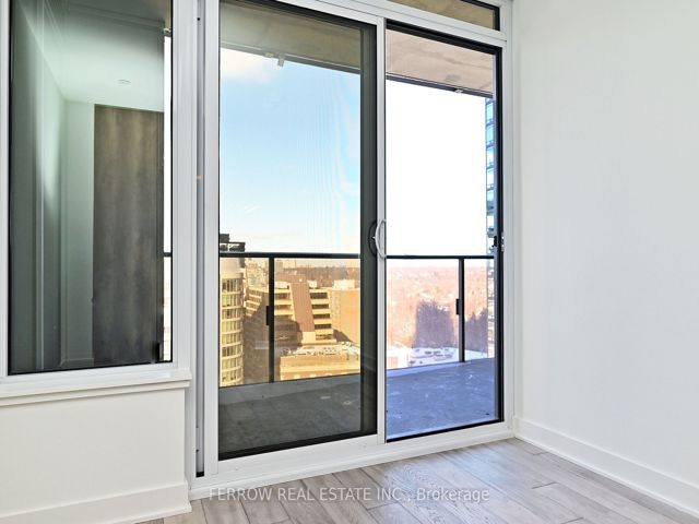 1304 - 11 Yorkville Ave