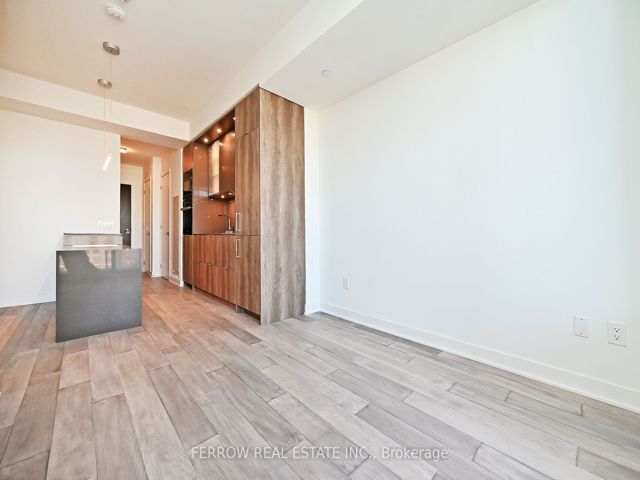 1304 - 11 Yorkville Ave