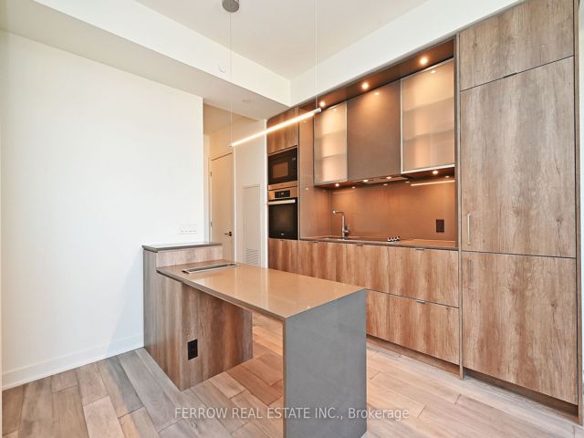 1304 - 11 Yorkville Ave