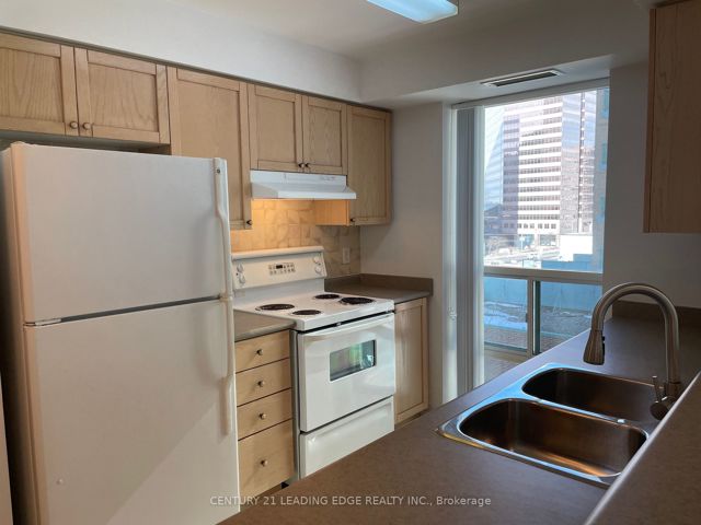 705 - 20 Olive Ave