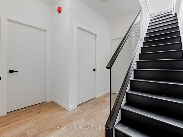 PH 19 - 500 Richmond St W