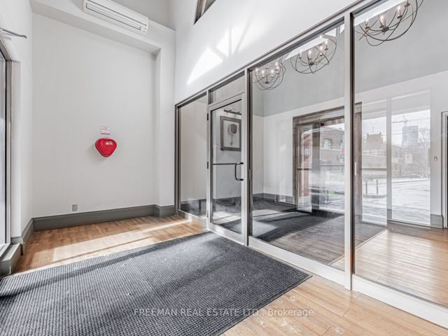 PH 19 - 500 Richmond St W