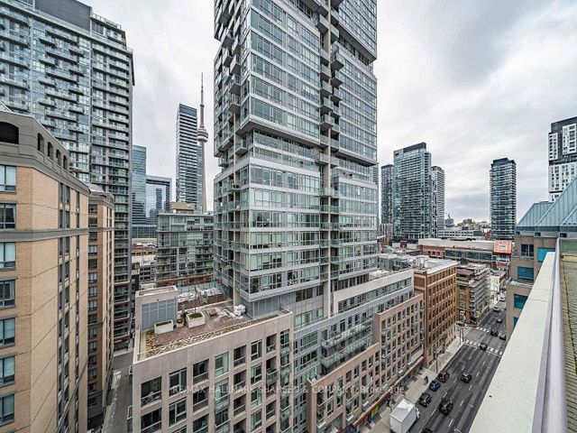 917 - 168 Simcoe St W