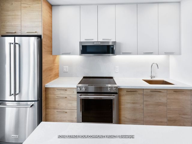 3307 - 200 Redpath Ave