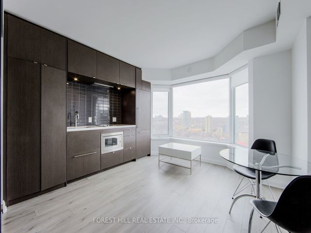 2301 - 155 Yorkville Ave