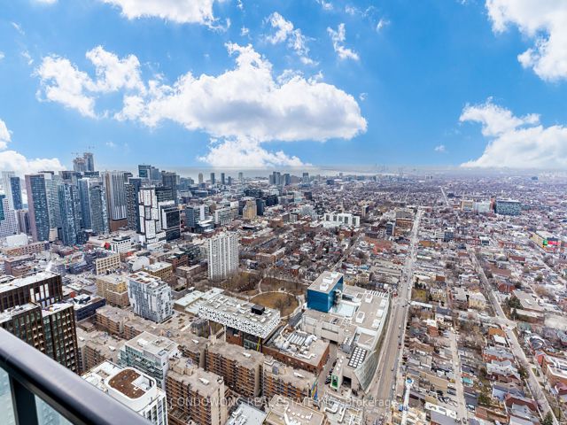 4811 - 488 University Ave