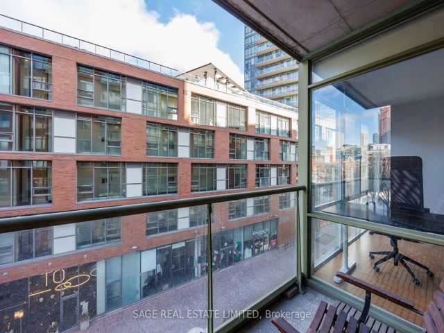 406 - 39 Parliament St