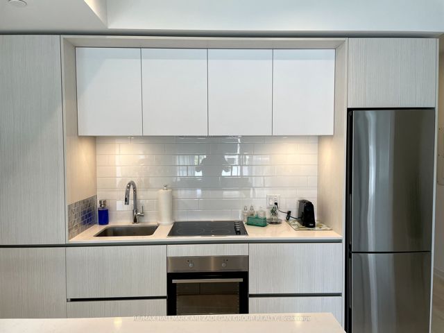 610 - 34 Tubman Ave E