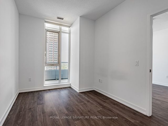 2001 - 225 Sumach St