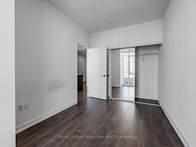 2001 - 225 Sumach St
