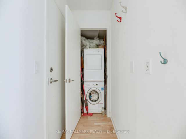 1003 - 8 Dovercourt Rd