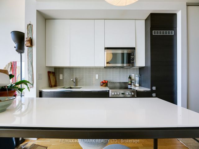 1003 - 8 Dovercourt Rd