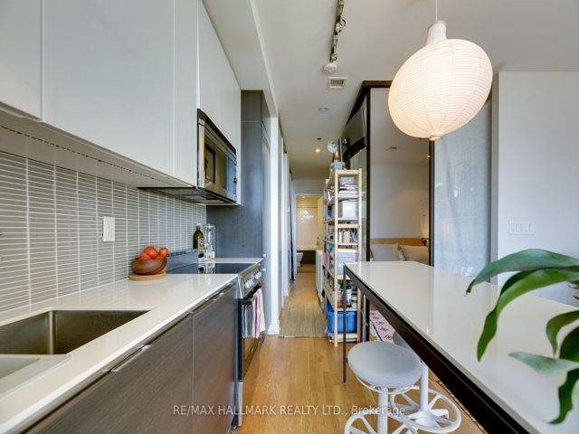1003 - 8 Dovercourt Rd