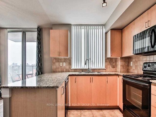 1404 - 1369 Bloor St W