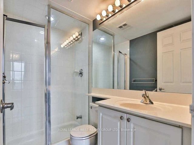 1404 - 1369 Bloor St W