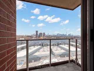 1216 - 1369 Bloor St W