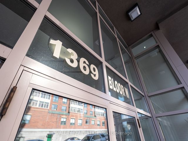 1216 - 1369 Bloor St W