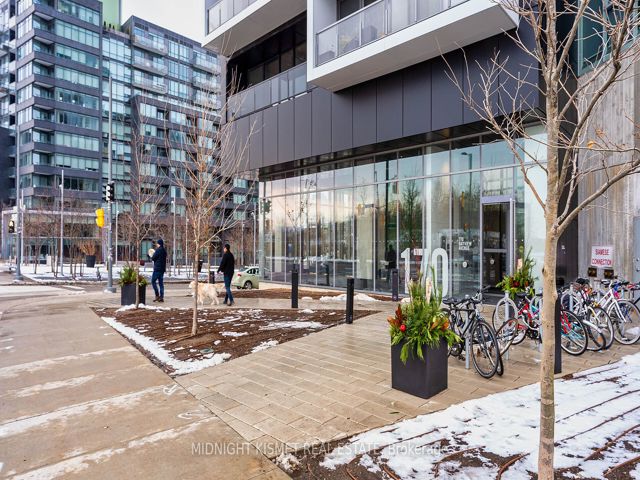 701 - 170 Bayview Ave