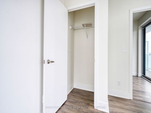 1015 - 188 Fairview Malll Dr