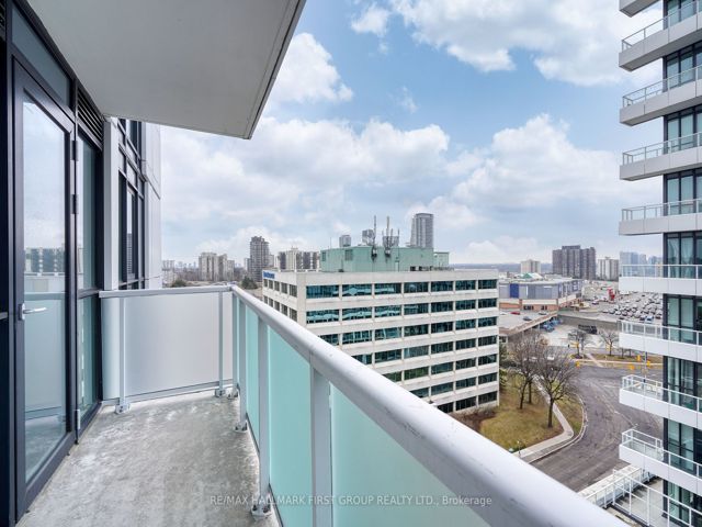 1015 - 188 Fairview Malll Dr