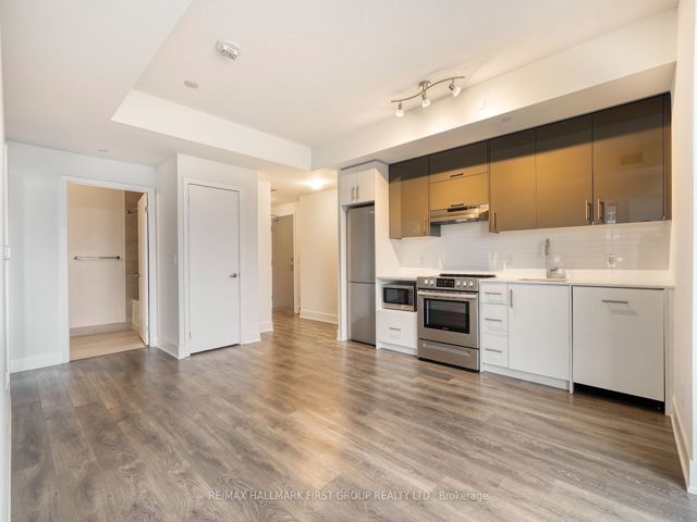 1015 - 188 Fairview Malll Dr