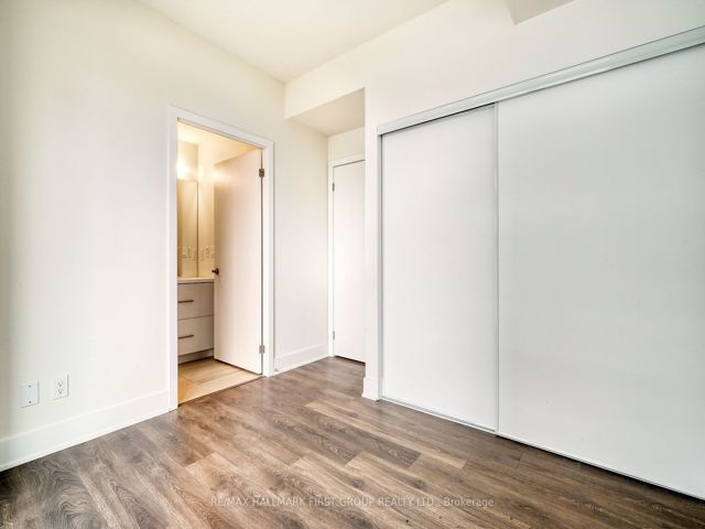 1015 - 188 Fairview Malll Dr