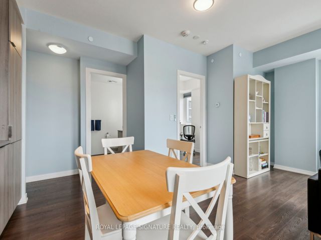 514 - 223 St Clair Ave W