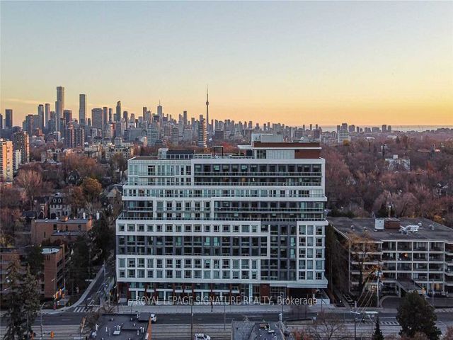 514 - 223 St Clair Ave W