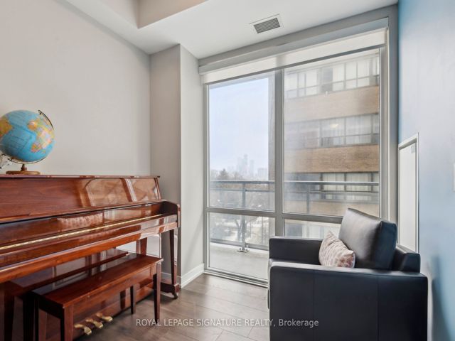 514 - 223 St Clair Ave W