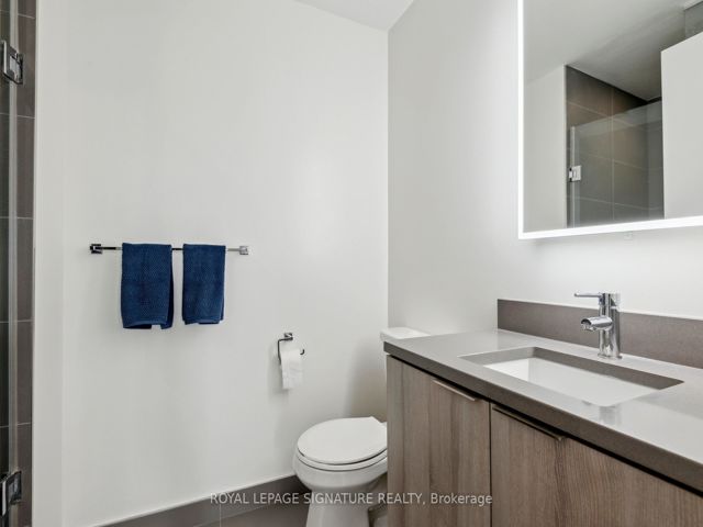 514 - 223 St Clair Ave W